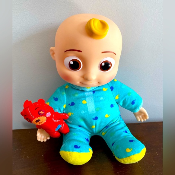 COCOMELON musical BEDTIME JJ DOLL - English - Picture 1 of 3